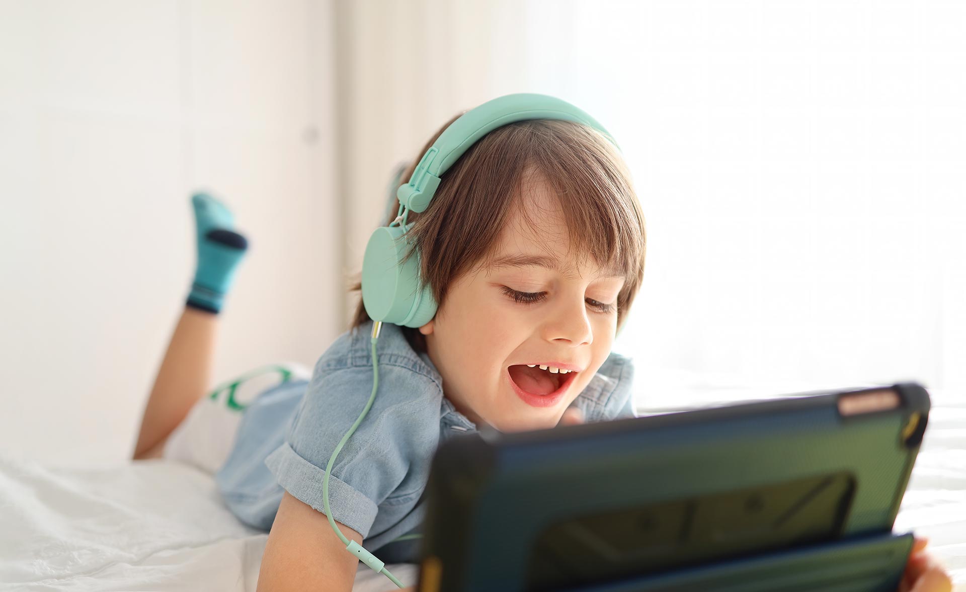 Les écrans rendent-ils vraiment les enfants autistes? – L'Express